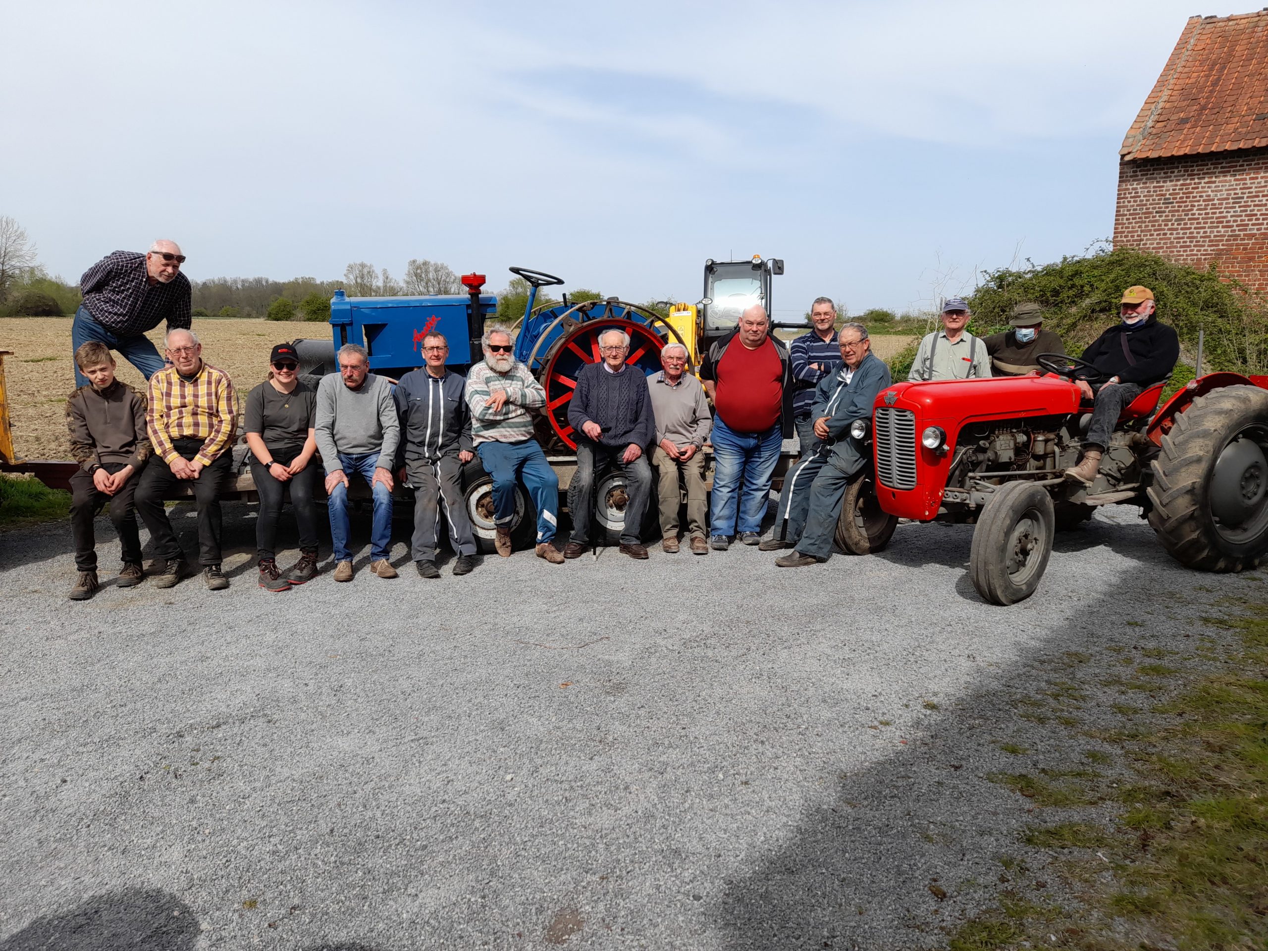 équipe de l'association tracteurs en weppes